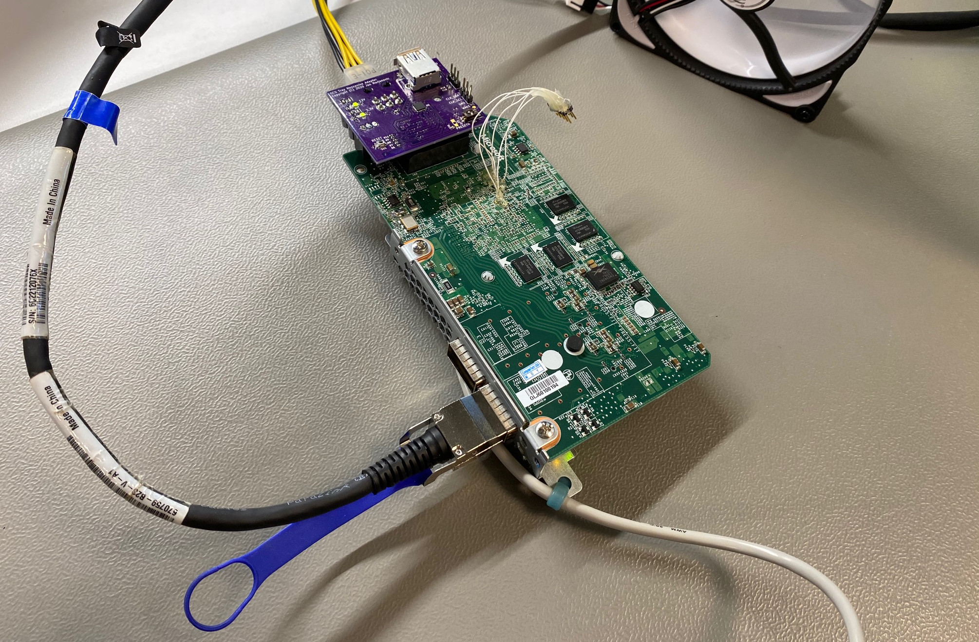 Stratix V board with QSFP cable